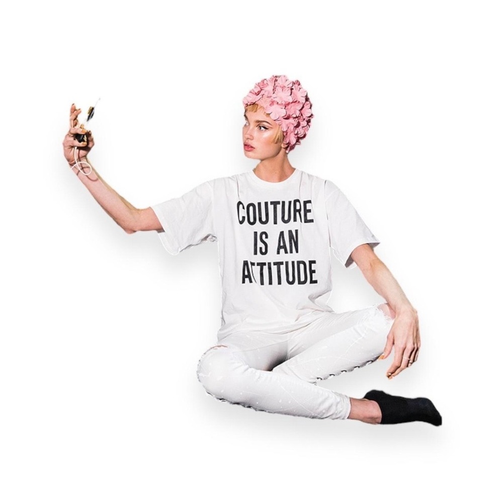Moschino Couture Is An Attitude Graphic White Distressed Tee XXS Made in Italy - Picture 13 of 14